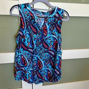 Women’s sleeveless shirt. Size Medium